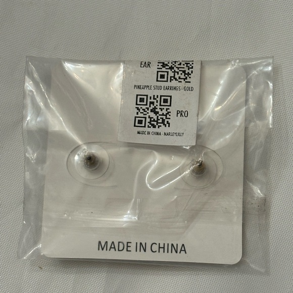 New Marley Lilly Pineapple Stud Earrings - Picture 3 of 4